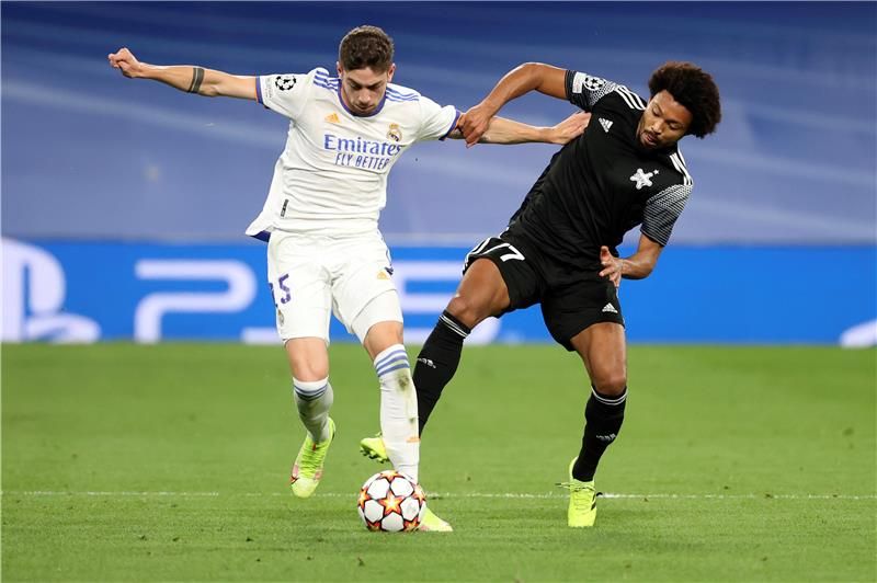 فالفيردي (يسار)