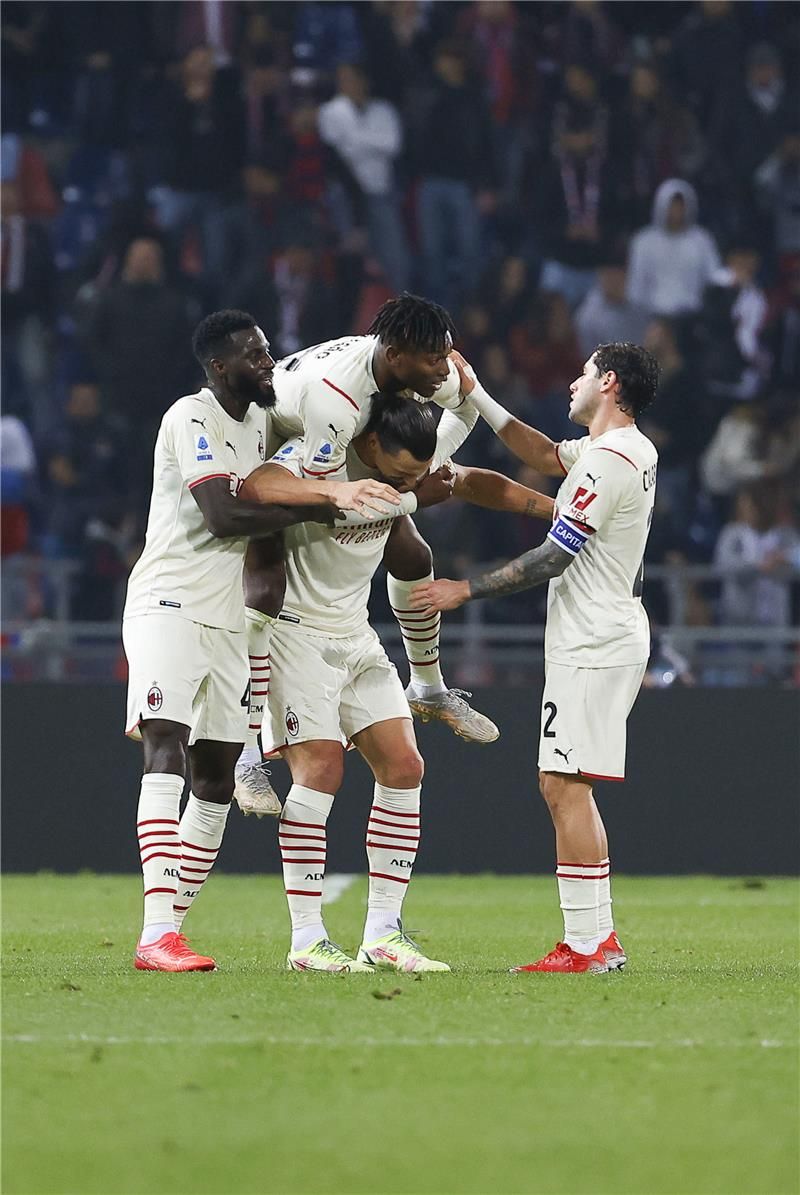 لاعبو ميلان