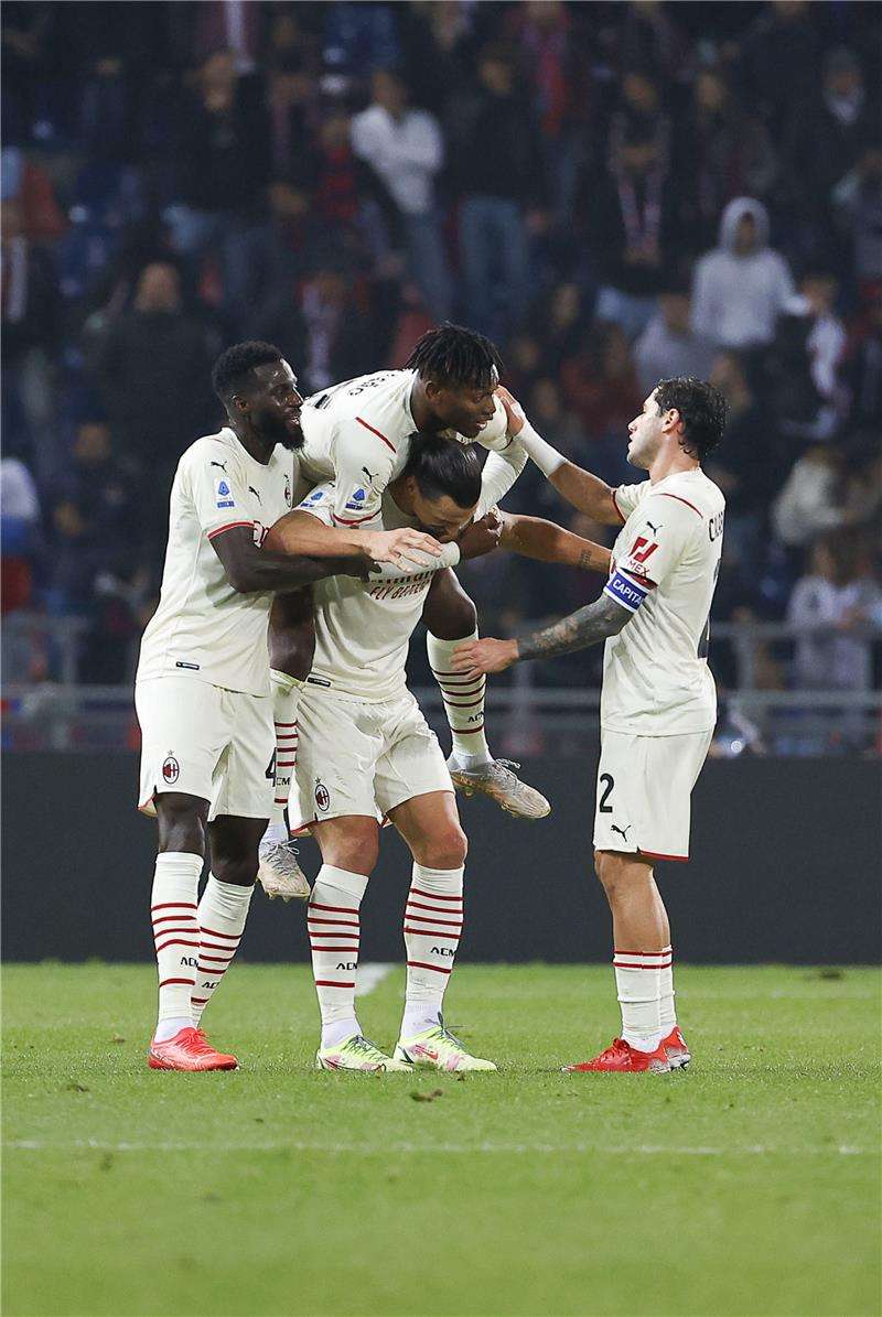 لاعبو ميلان