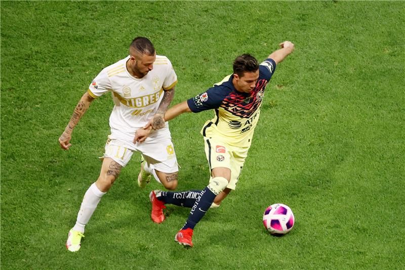 من مباراة أمريكا وتيجريس 