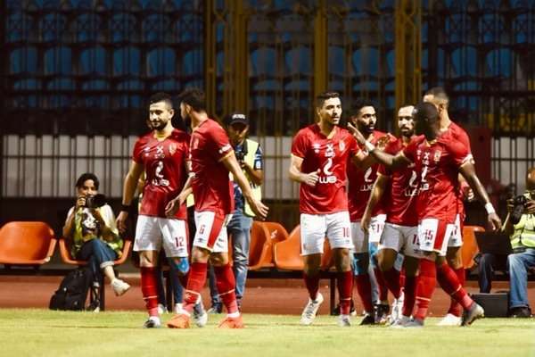 لاعبو الأهلي