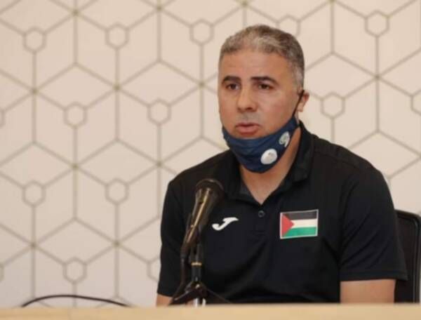  َمكرم دبوب