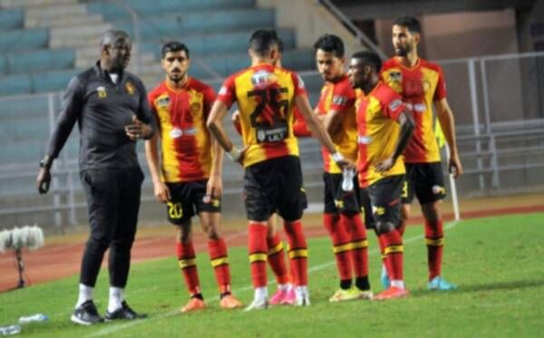 راضي الجعايدي مع اللاعبين