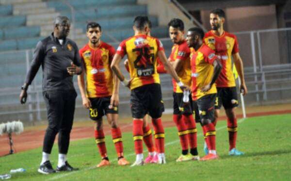 راضي الجعايدي مع اللاعبين