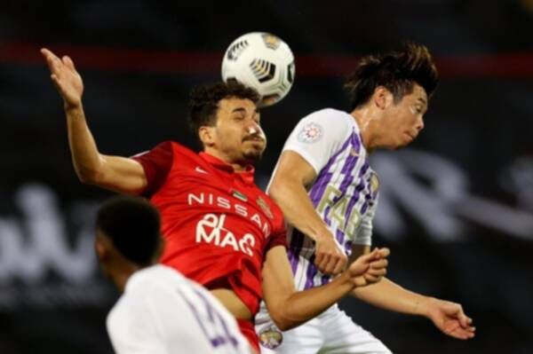 من مباراة سابقة بين شباب الأهلي والعين