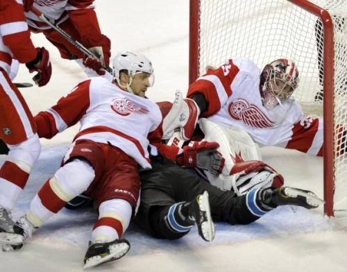 2011-05-132011-05-13t013953z_01_saj02_rtridsp_3_nhl_reuters