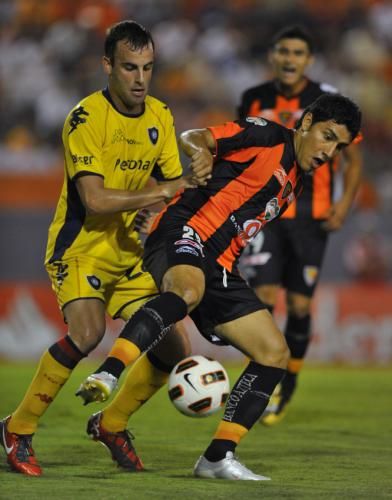 2011-05-132011-05-13t042055z_01_hnr21_rtridsp_3_soccer-latam-libertadores_reuters