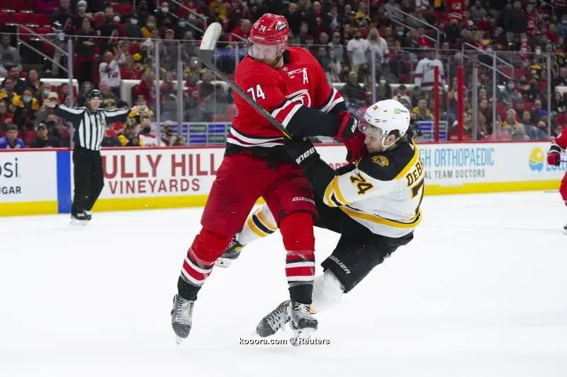 ?i=reuters%2f2021-10-29%2f2021-10-29t020950z_1505528667_mt1usatoday17046944_rtrmadp_3_nhl-boston-bruins-at-carolina-hurricanes_reuters