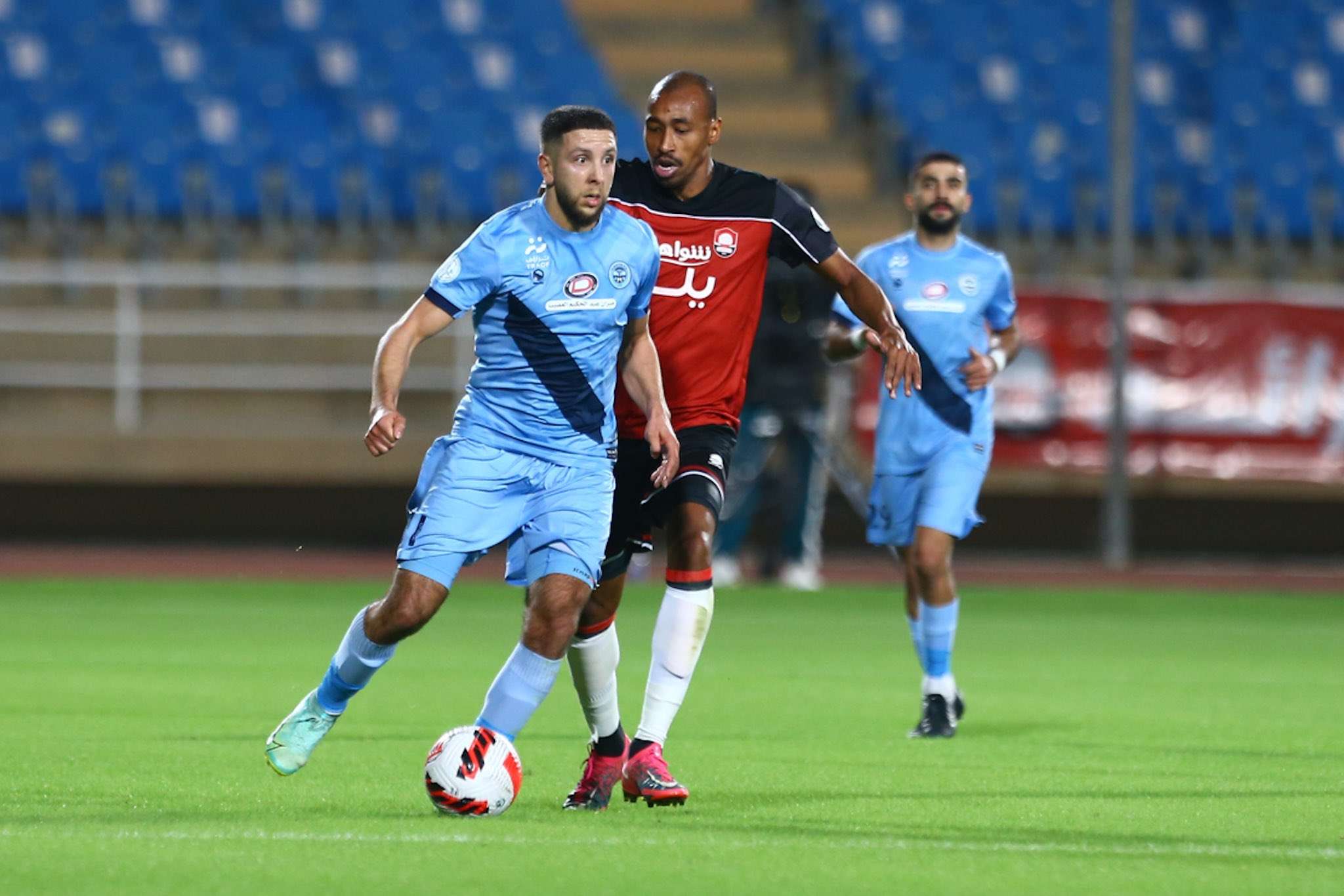 الباطن والرائد 