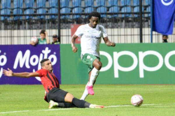 مابولولو (يمين)