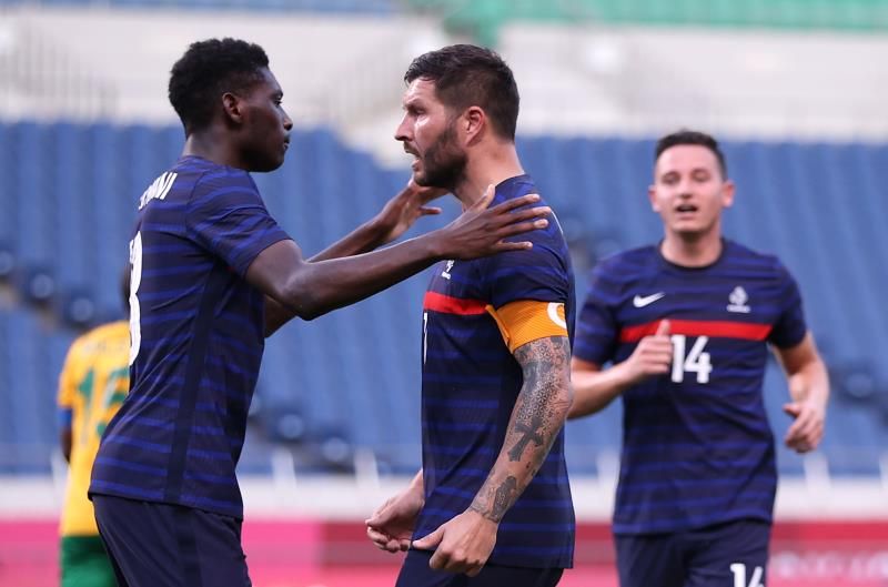 مواني - على اليسار