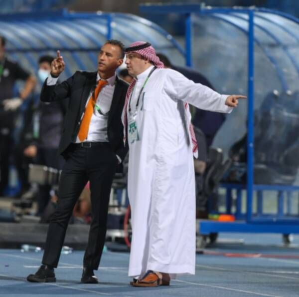 شاموسكا وطلال آل الشيخ من مباراة الطائي