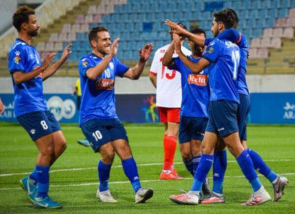 لاعبو فريق سحاب