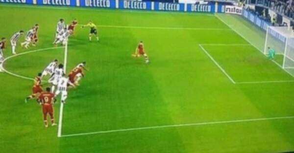 ركلة جزاء روما ضد يوفنتوس