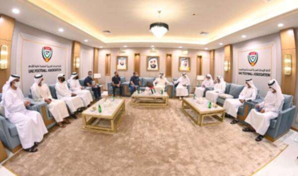 من الاجتماع