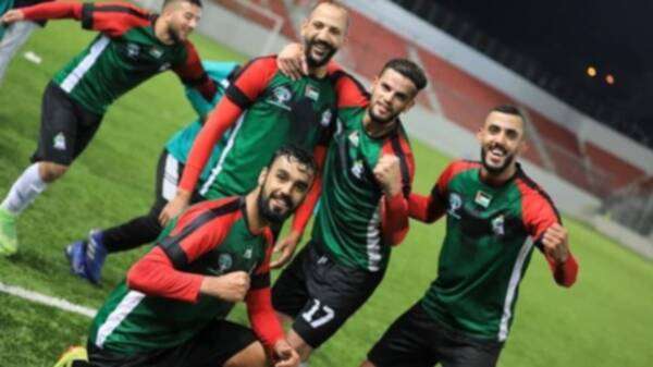 فرحة لاعبي جبل المكبر