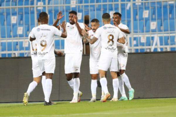 فرحة لاعبي الشباب