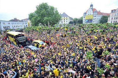 اجواء الفرحة بتتويج بوروسيا دورتموند بلقب البوندسليجا