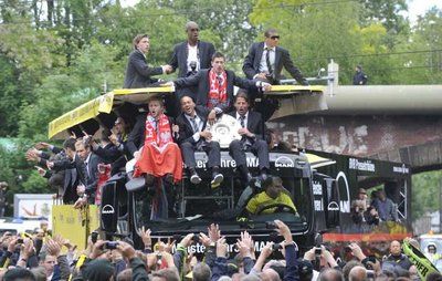 اجواء الفرحة بتتويج بوروسيا دورتموند بلقب البوندسليجا