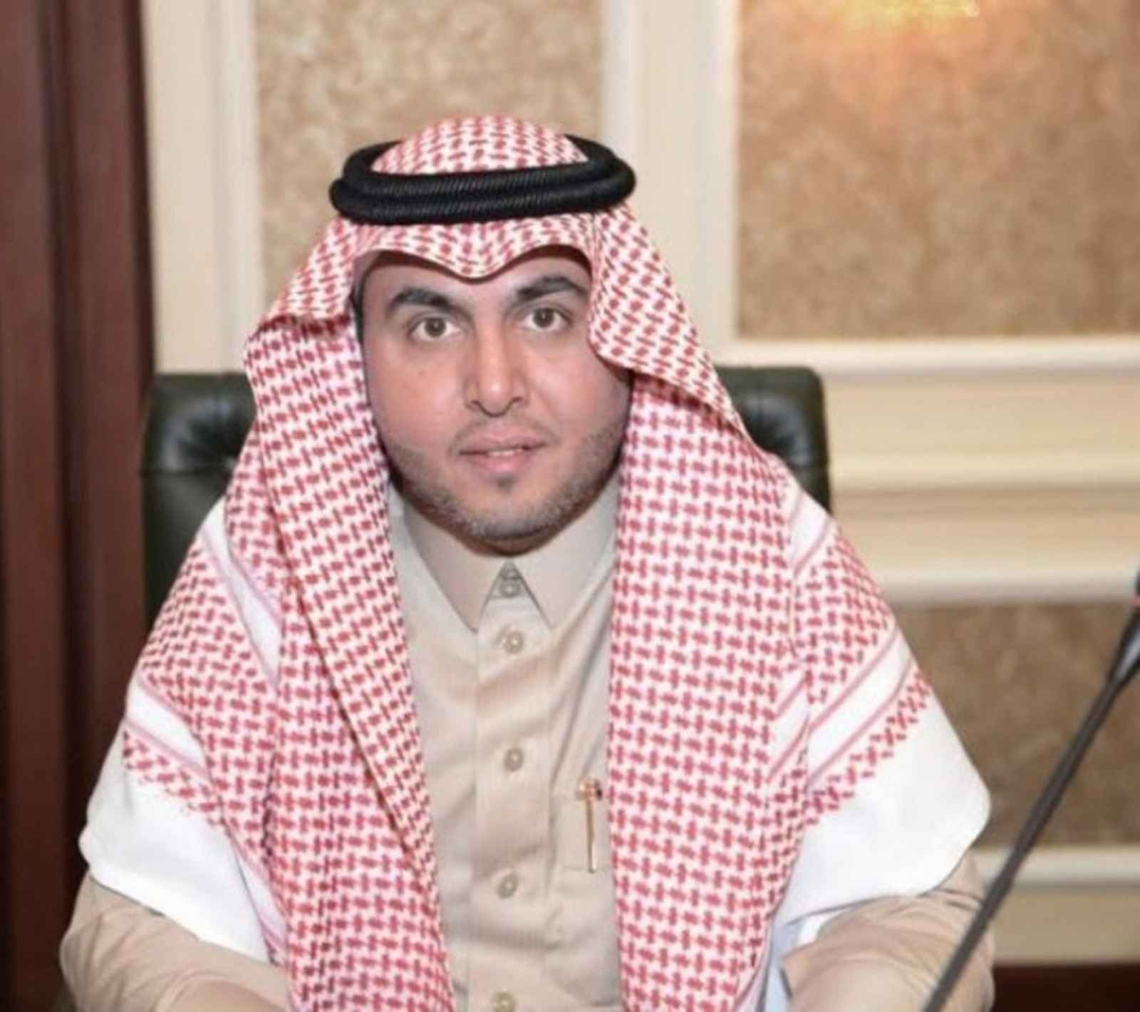 الدكتور سلطان آل فارح