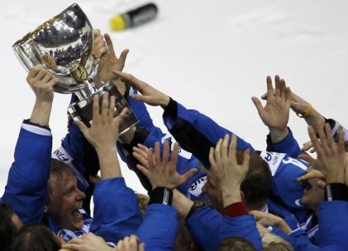 2011-05-152011-05-15t211045z_01_rss90_rtridsp_3_ce-hockey-world_reuters