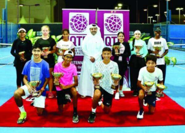 جانب من تتويج الأبطال