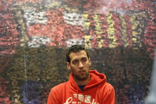 بوسكيتس بدا مهموماً أثناء احتفالات فريقه بلقب الدوري بسبب تفكيره في القرار الذي سيصدره الاتحاد الأوروبي