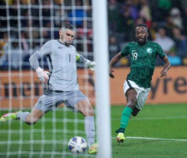 فهد المولد أمام أستراليا