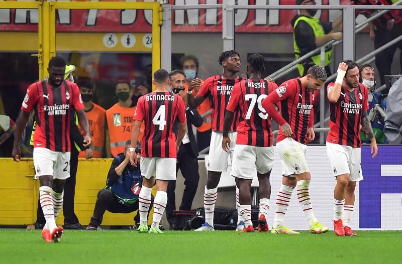 لاعبو ميلان 