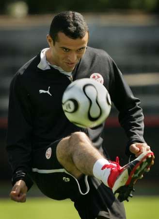 جوهر المناري خلال أحد تمارين المنتخب التونسي بألمانيا