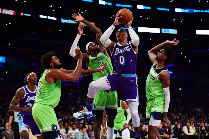 2021-11-13t063730z_1185157904_mt1usatoday17153295_rtrmadp_3_nba-minnesota-timberwolves-at-los-angeles-lakers_reuters