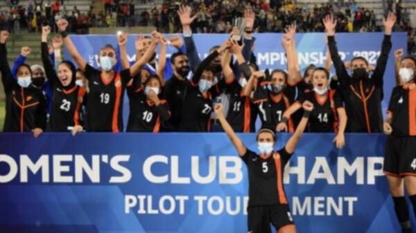 عمان متوجاً باللقب