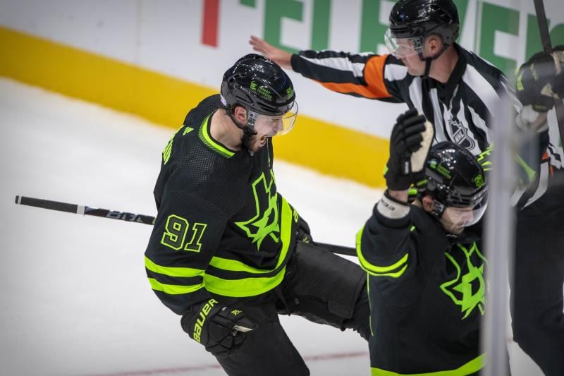 2021-11-14t030215z_192726297_mt1usatoday17160450_rtrmadp_3_nhl-philadelphia-flyers-at-dallas-stars_reuters