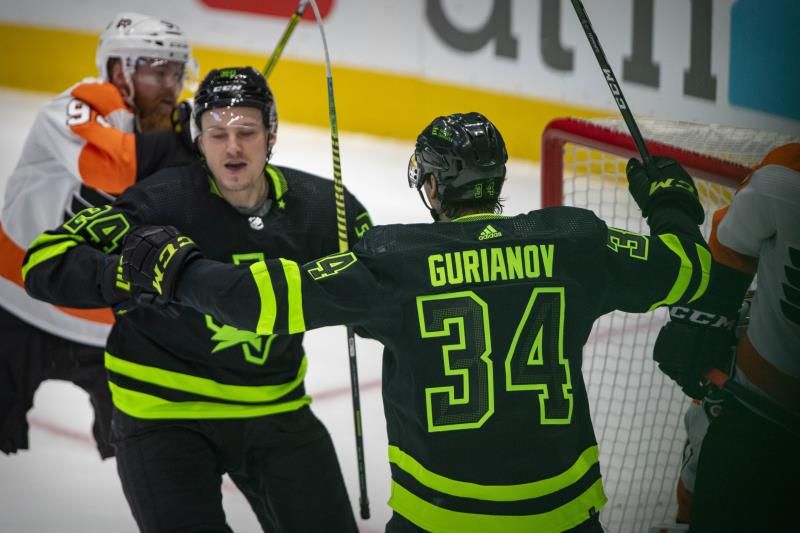2021-11-14t030221z_733852028_mt1usatoday17160452_rtrmadp_3_nhl-philadelphia-flyers-at-dallas-stars_reuters