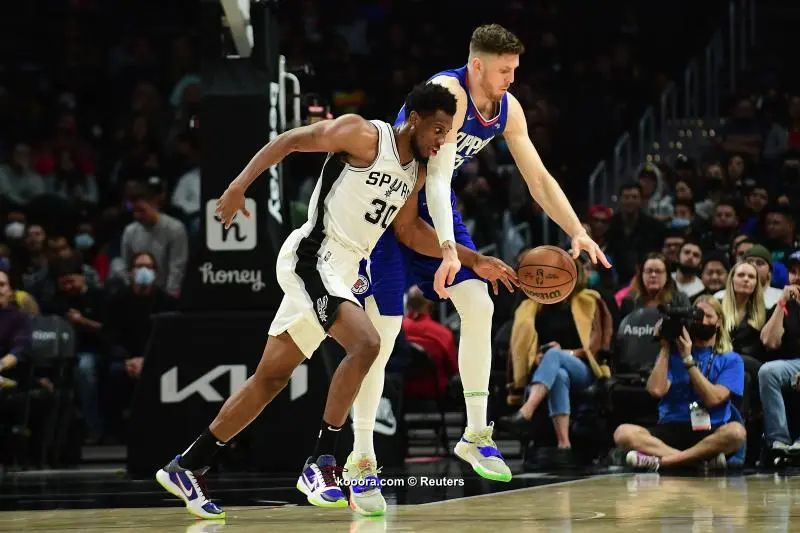 ?i=reuters%2f2021-11-17%2f2021-11-17t061157z_587721696_mt1usatoday17178656_rtrmadp_3_nba-san-antonio-spurs-at-los-angeles-clippers_reuters