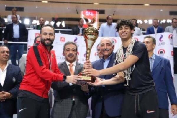 من التتويج