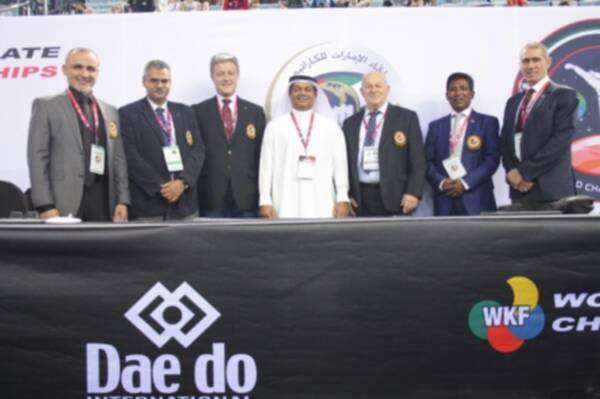 من الاجتماع