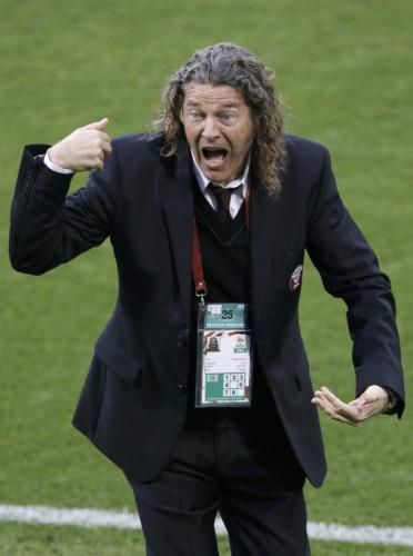 2011-01-212011-01-21t134913z_01_ac209_rtridsp_3_soccer-asian_reuters