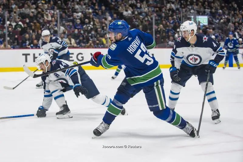 ?i=reuters%2f2021-11-20%2f2021-11-20t055554z_1545995358_mt1usatoday17196489_rtrmadp_3_nhl-winnipeg-jets-at-vancouver-canucks_reuters