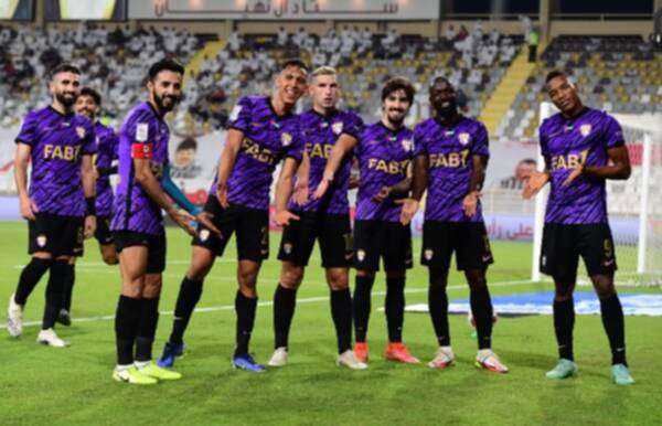 احتفالية لاعبي العين بالفوز