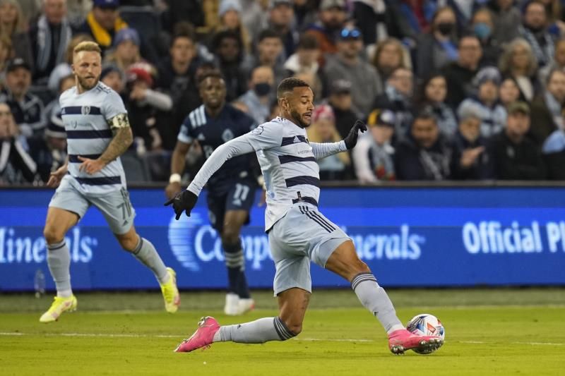 2021-11-20t235222z_1412822994_mt1usatoday17202173_rtrmadp_3_mls-playoffs-round-one-vancouver-whitecaps-fc-at-sporting-kansas-city_reuters