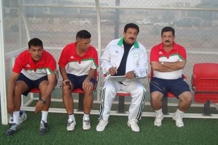 طاقم مدربي المنتخب الاولمبي العراقي بقيادة اللاعب الدولي السابق ناظم شاكر