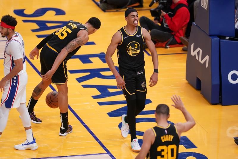 2021-11-25t061854z_667887060_mt1usatoday17226050_rtrmadp_3_nba-philadelphia-76ers-at-golden-state-warriors_reuters
