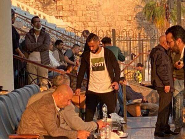 من المدرجات