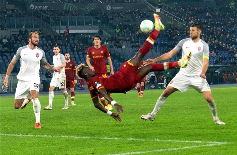 جانب من مباراة روما وبودو جليمت