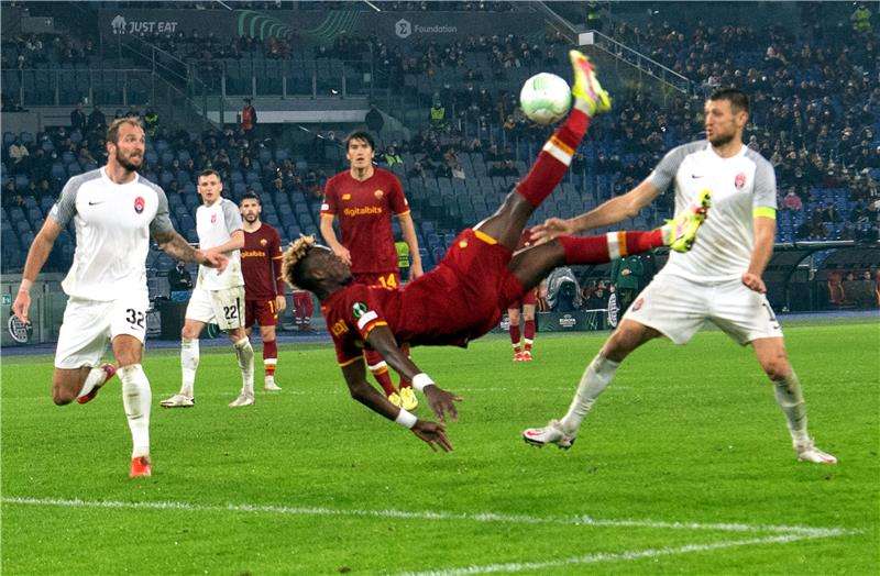 جانب من مباراة روما وبودو جليمت