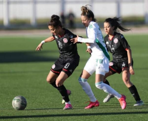 من لقاء اليوم بين تونس والجزائر 