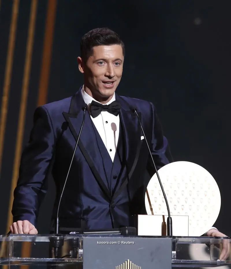 ?i=reuters%2f2021-11-29%2f2021-11-29t202326z_1855632018_up1ehbt1kmz53_rtrmadp_3_soccer-ballon_reuters