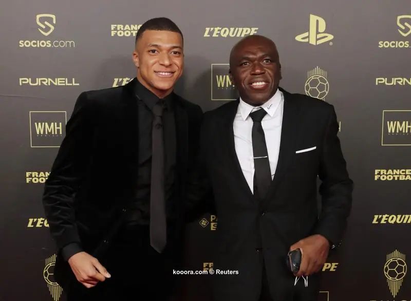 ?i=reuters%2f2021-11-29%2f2021-11-29t190903z_1836271990_up1ehbt1h7148_rtrmadp_3_soccer-ballon_reuters