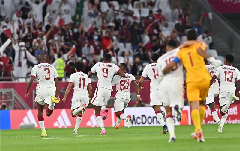 فرحة لاعبي منتخب قطر بالفوز